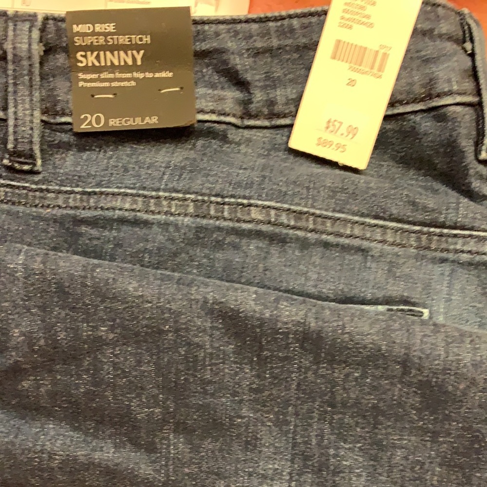 Mid rise super stretch SKINNY jeans